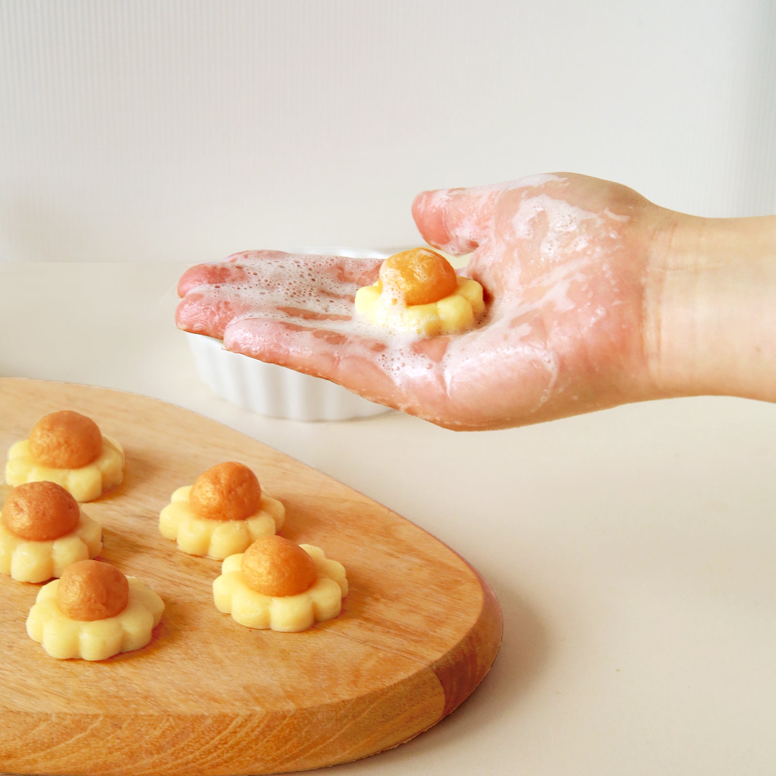 pineapple_tarts_5_cda6b9c3-164e-424e-8d15-aea6d0786c91.jpg